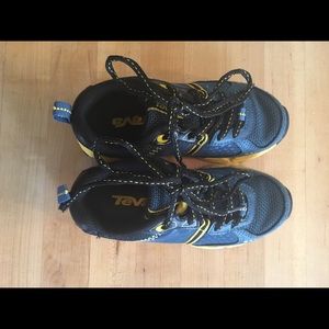 Size 11 Toddler Teva sneakers